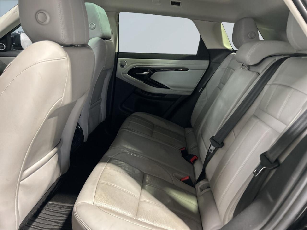 2020 Land Rover Range Rover Evoque P250 SE / Leather / NAVI / Sunroof / Drive Assist Photo