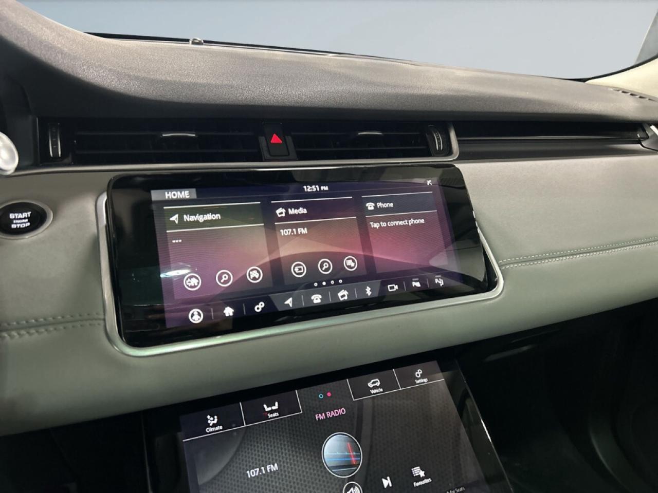 2020 Land Rover Range Rover Evoque P250 SE / Leather / NAVI / Sunroof / Drive Assist Photo