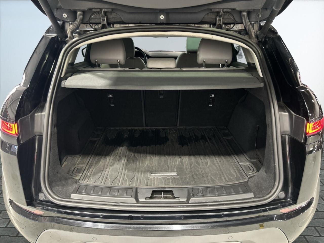 2020 Land Rover Range Rover Evoque P250 SE / Leather / NAVI / Sunroof / Drive Assist Photo