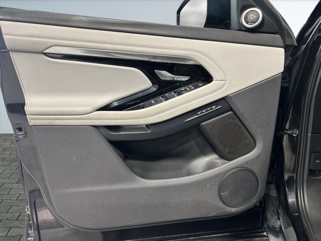 2020 Land Rover Range Rover Evoque P250 SE / Leather / NAVI / Sunroof / Drive Assist Photo