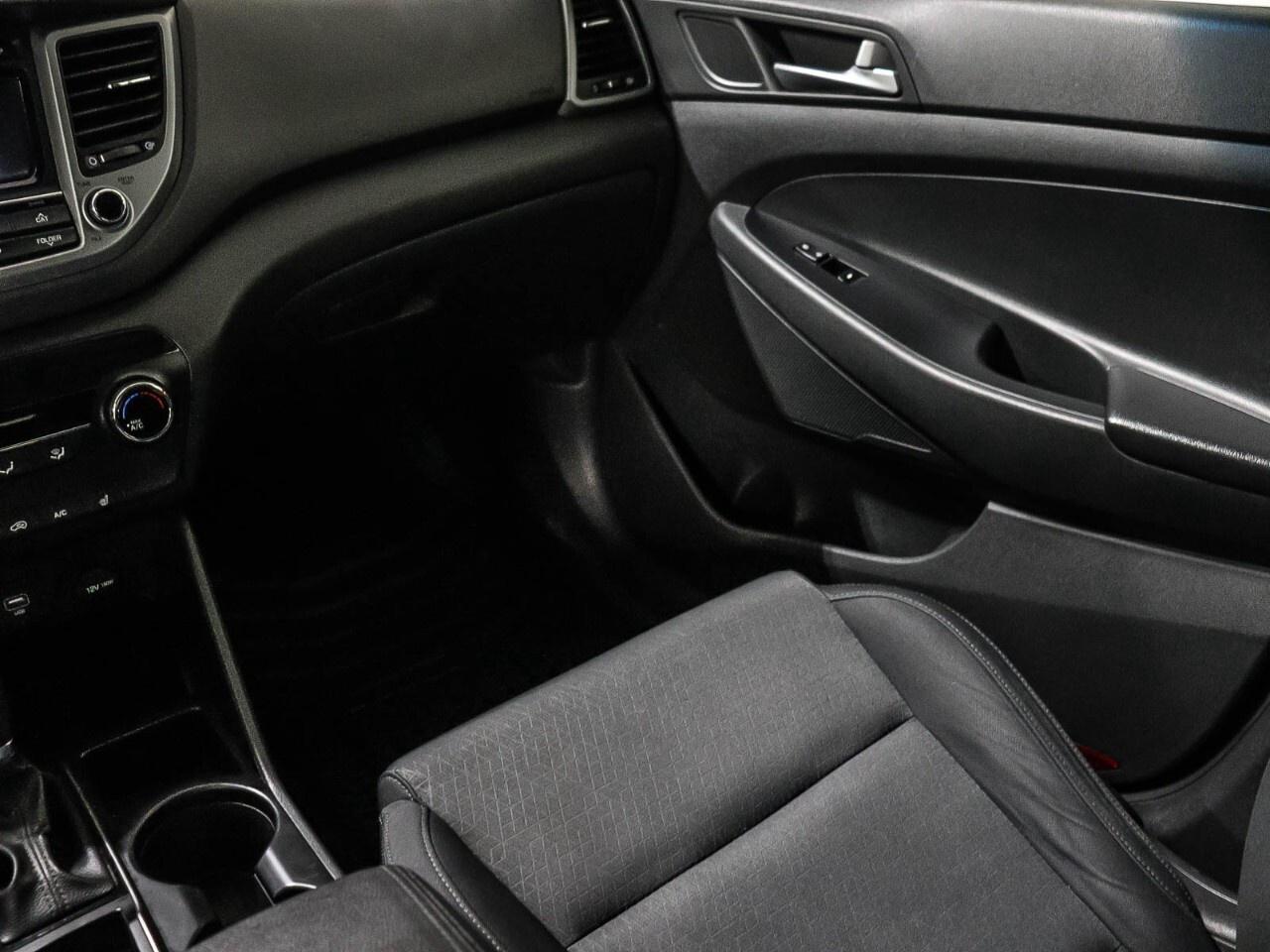 2017 Hyundai Tucson FWD 4dr 2.0L Premium Photo