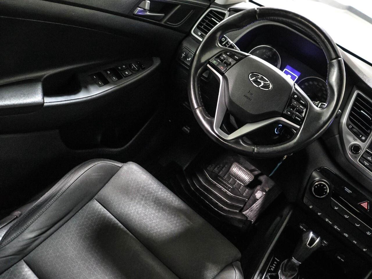 2017 Hyundai Tucson FWD 4dr 2.0L Premium Photo