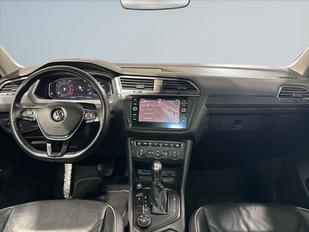 2019 Volkswagen Tiguan Highline 4MOTION / Leather / NAVI / Sunroof / Remo Photo