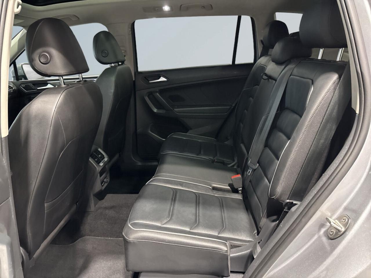 2019 Volkswagen Tiguan Highline 4MOTION / Leather / NAVI / Sunroof / Remo Photo