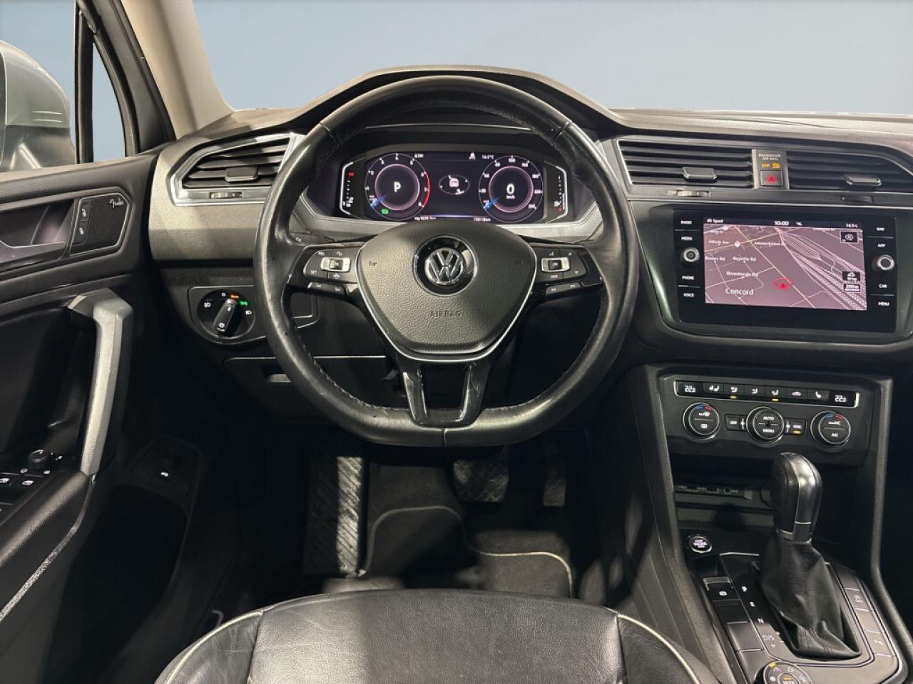 2019 Volkswagen Tiguan Highline 4MOTION / Leather / NAVI / Sunroof / Remo Photo