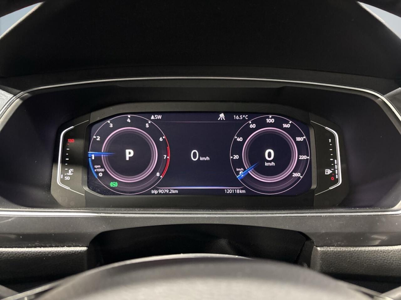 2019 Volkswagen Tiguan Highline 4MOTION / Leather / NAVI / Sunroof / Remo Photo