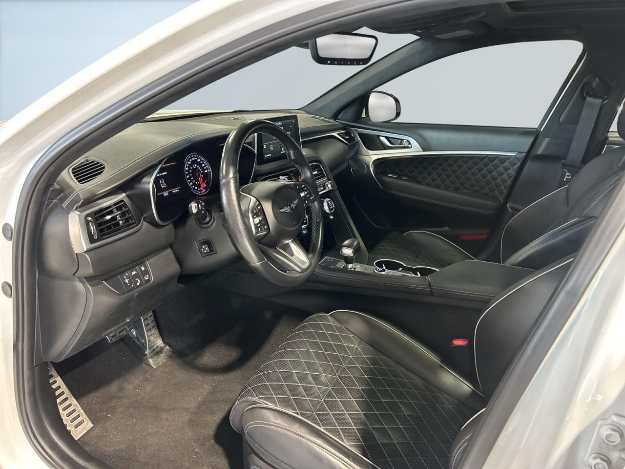 2021 Genesis G70 3.3T Sport AWD / Leather / Sunroof /NAVI / CLEAN C Photo