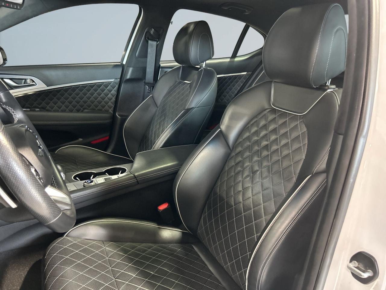 2021 Genesis G70 3.3T Sport AWD / Leather / Sunroof / Bluetooth / C Photo