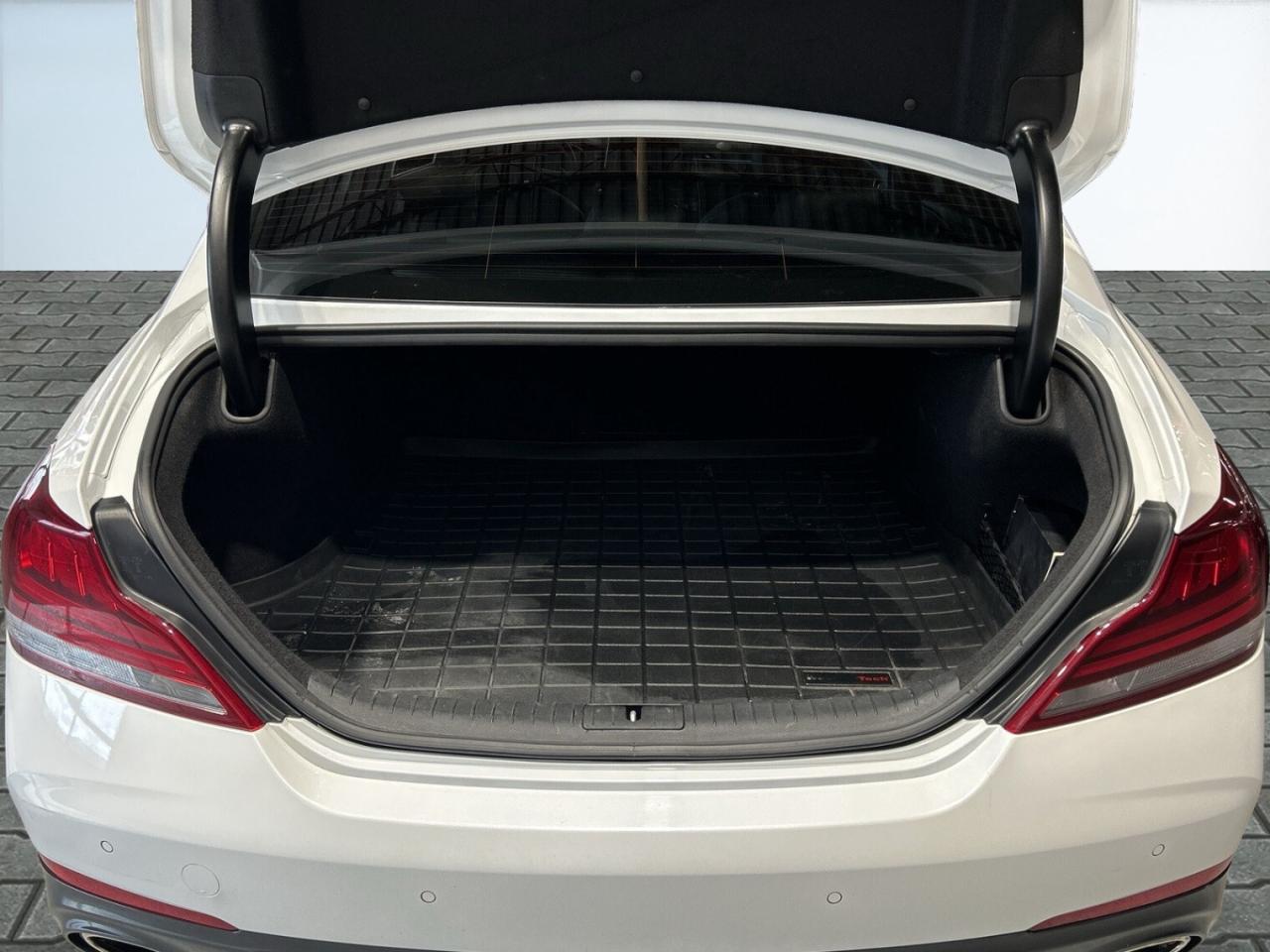 2021 Genesis G70 3.3T Sport AWD / Leather / Sunroof / Bluetooth / C Photo