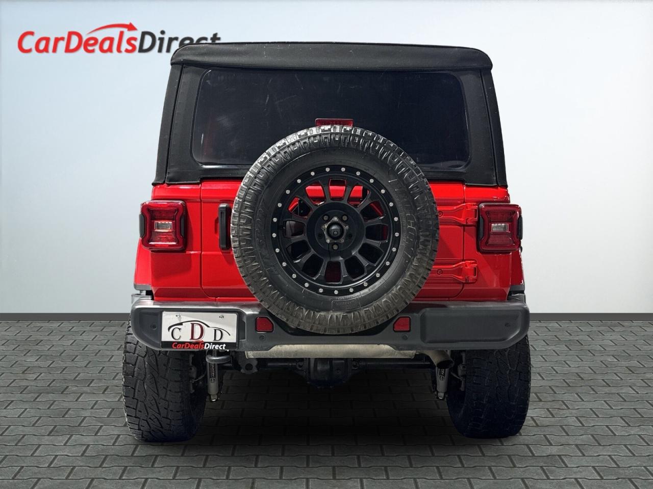 2021 Jeep Wrangler Unlimited Sahara 4x4 / Leather / NAVI / Remote Sta Photo