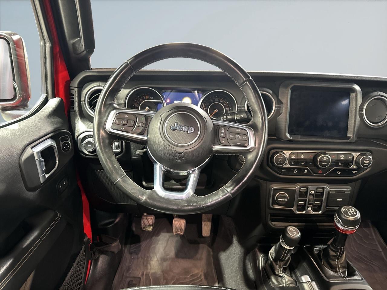 2021 Jeep Wrangler Unlimited Sahara 4x4 / Leather / NAVI / Remote Sta Photo
