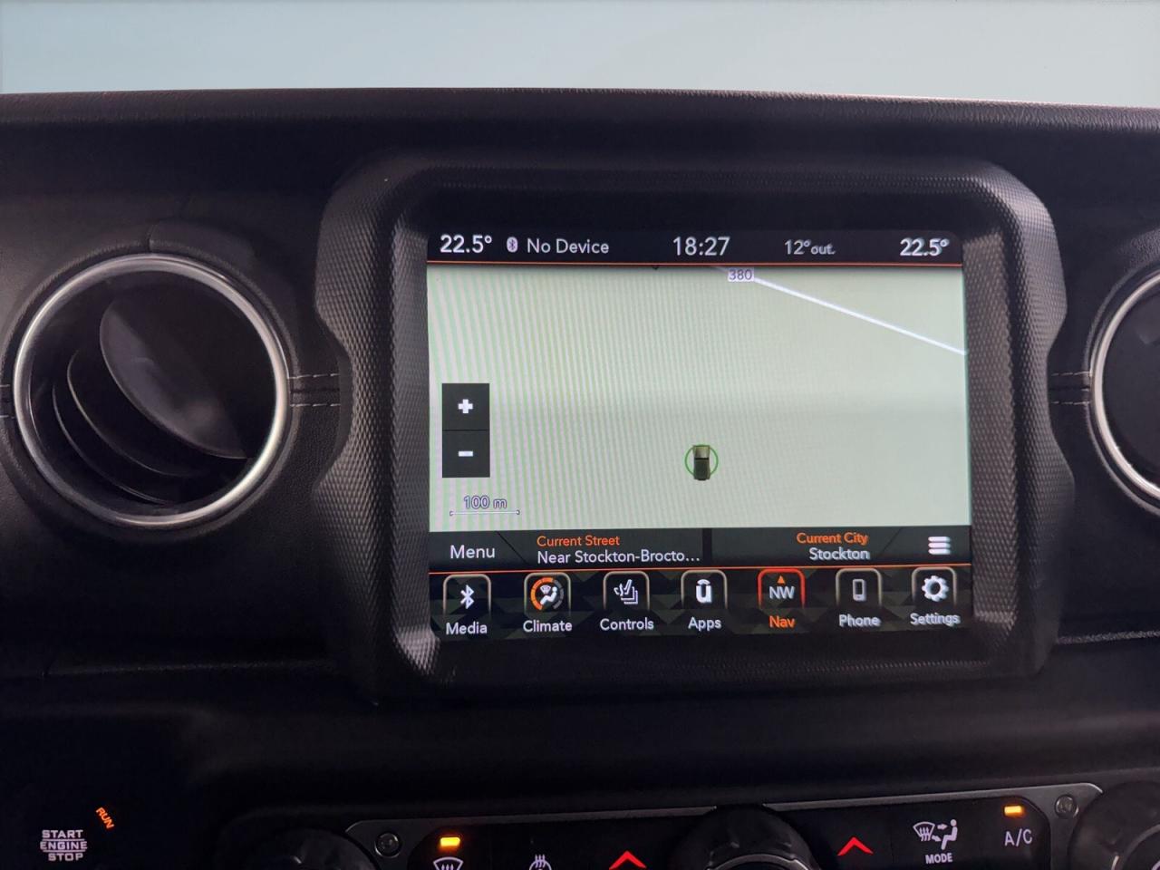 2021 Jeep Wrangler Unlimited Sahara 4x4 / Leather / NAVI / Remote Sta Photo