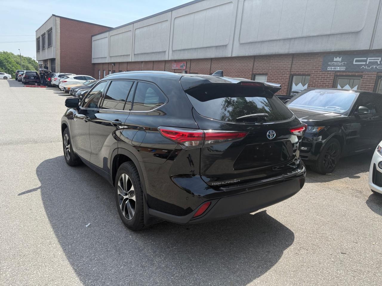 2020 Toyota Highlander Hybrid XLE AWD 8 SEATER, LEATHER, SUNROOF Photo