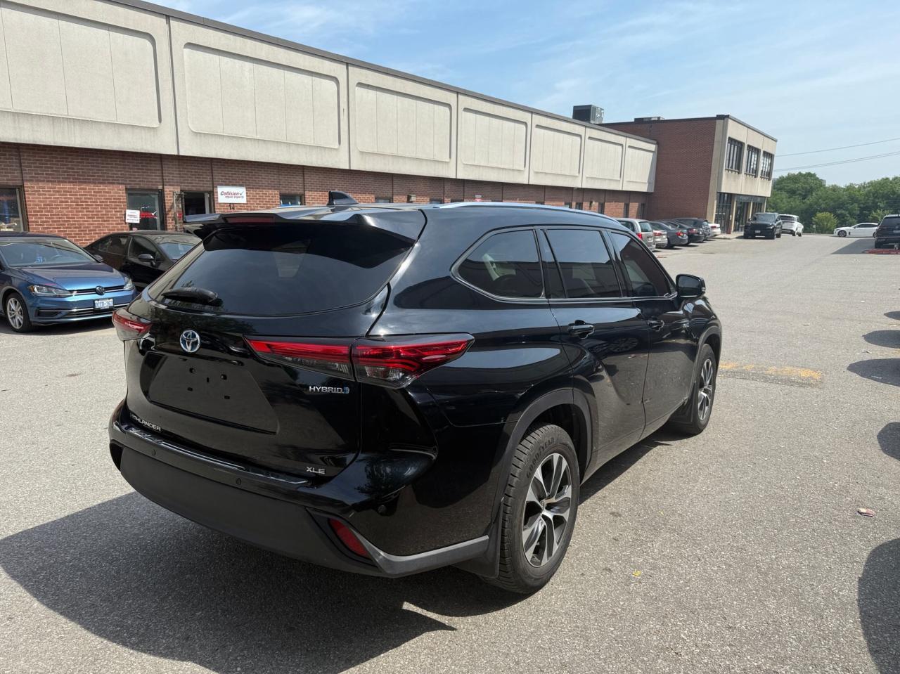 2020 Toyota Highlander Hybrid XLE AWD 8 SEATER, LEATHER, SUNROOF Photo