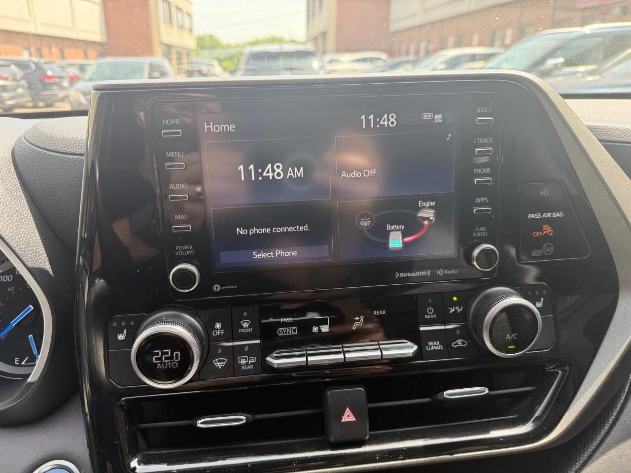 2020 Toyota Highlander Hybrid XLE AWD 8 SEATER, LEATHER, SUNROOF Photo