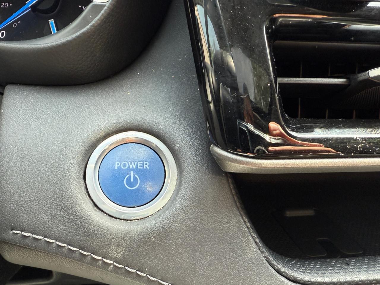 2020 Toyota Highlander Hybrid XLE AWD 8 SEATER, LEATHER, SUNROOF Photo