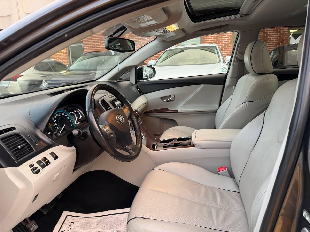 2009 Toyota Venza 4dr Wgn AWD, LEATHER , PANORAMIC ROOF Photo