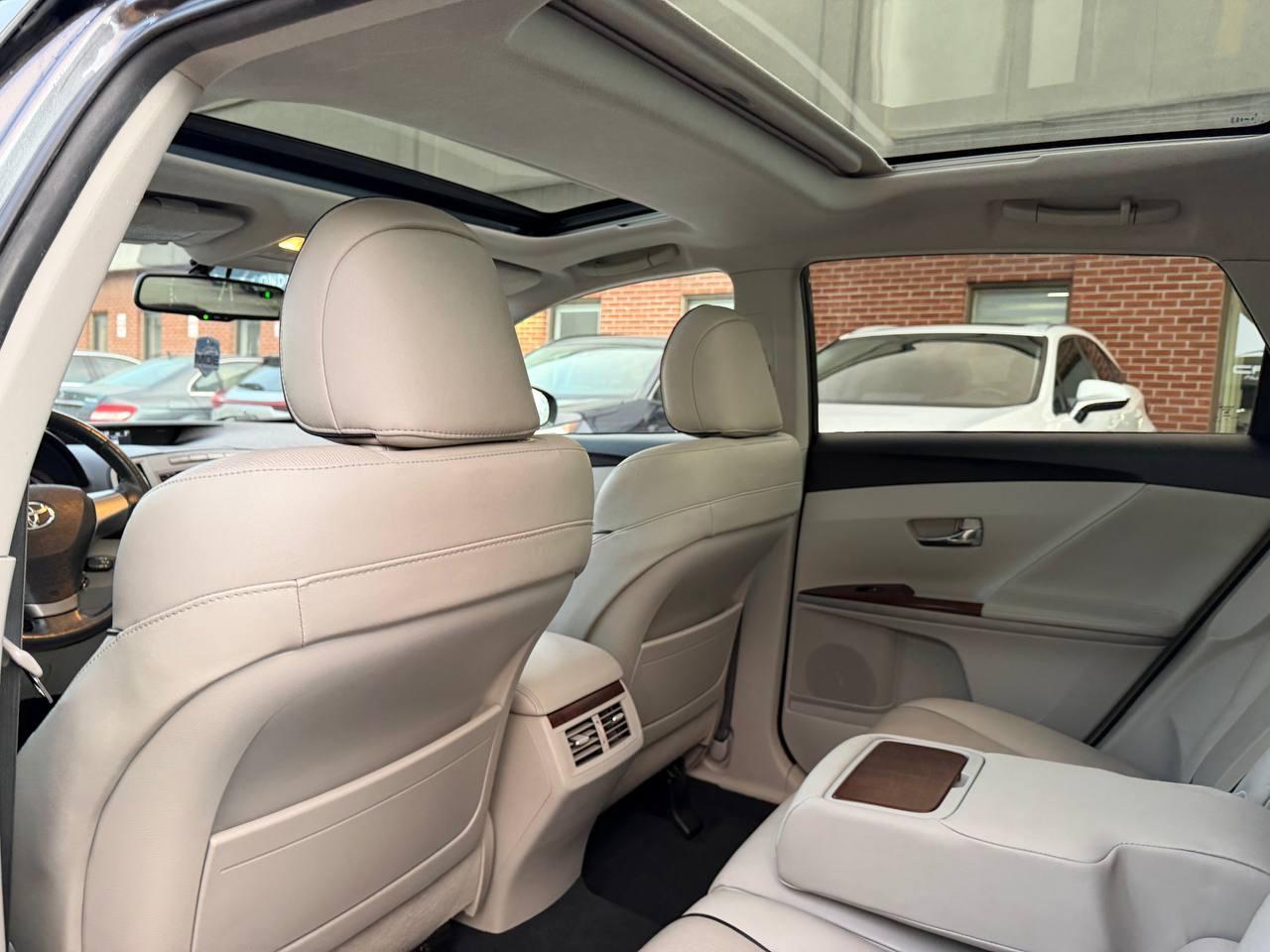 2009 Toyota Venza 4dr Wgn AWD, LEATHER , PANORAMIC ROOF Photo