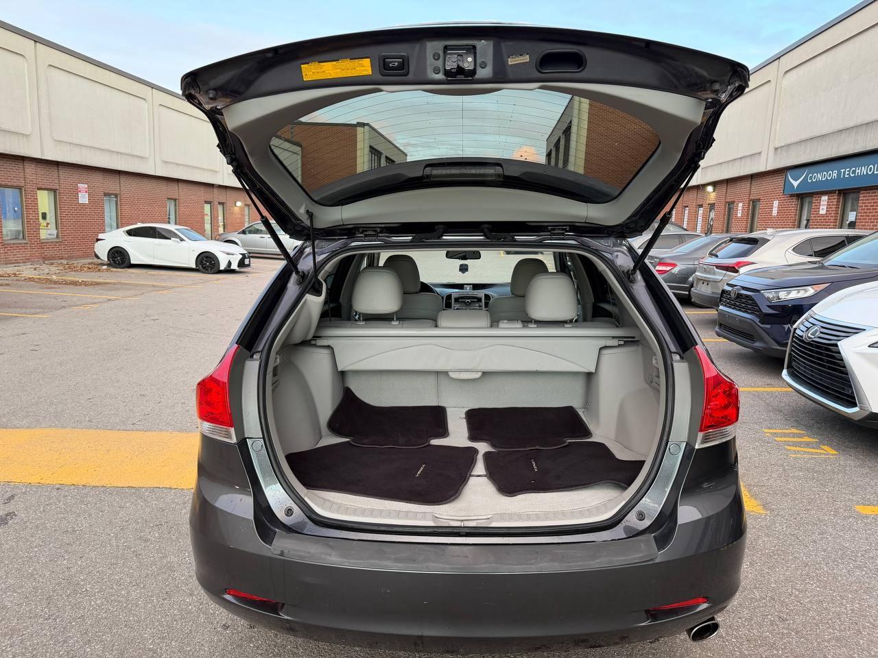 2009 Toyota Venza 4dr Wgn AWD, LEATHER , PANORAMIC ROOF Photo