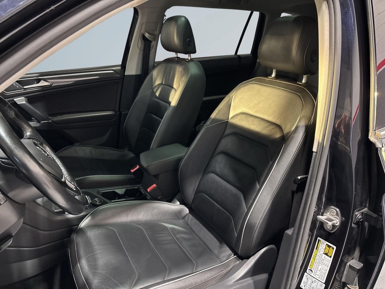 2018 Volkswagen Tiguan Highline 4MOTION / Leather / NAVI / Sunroof / Remo Photo