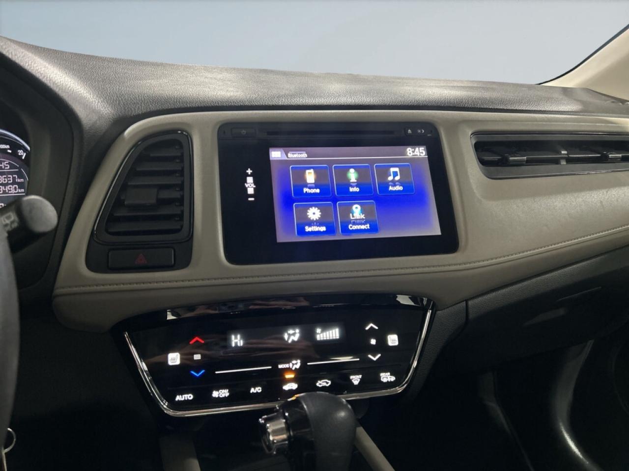 2017 Honda HR-V Sporty LX AWD   Heated Seats   Backup Cam   All Ne Photo