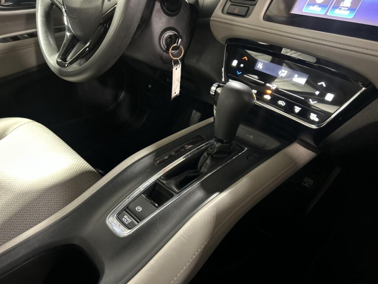 2017 Honda HR-V Sporty LX AWD   Heated Seats   Backup Cam   All Ne Photo