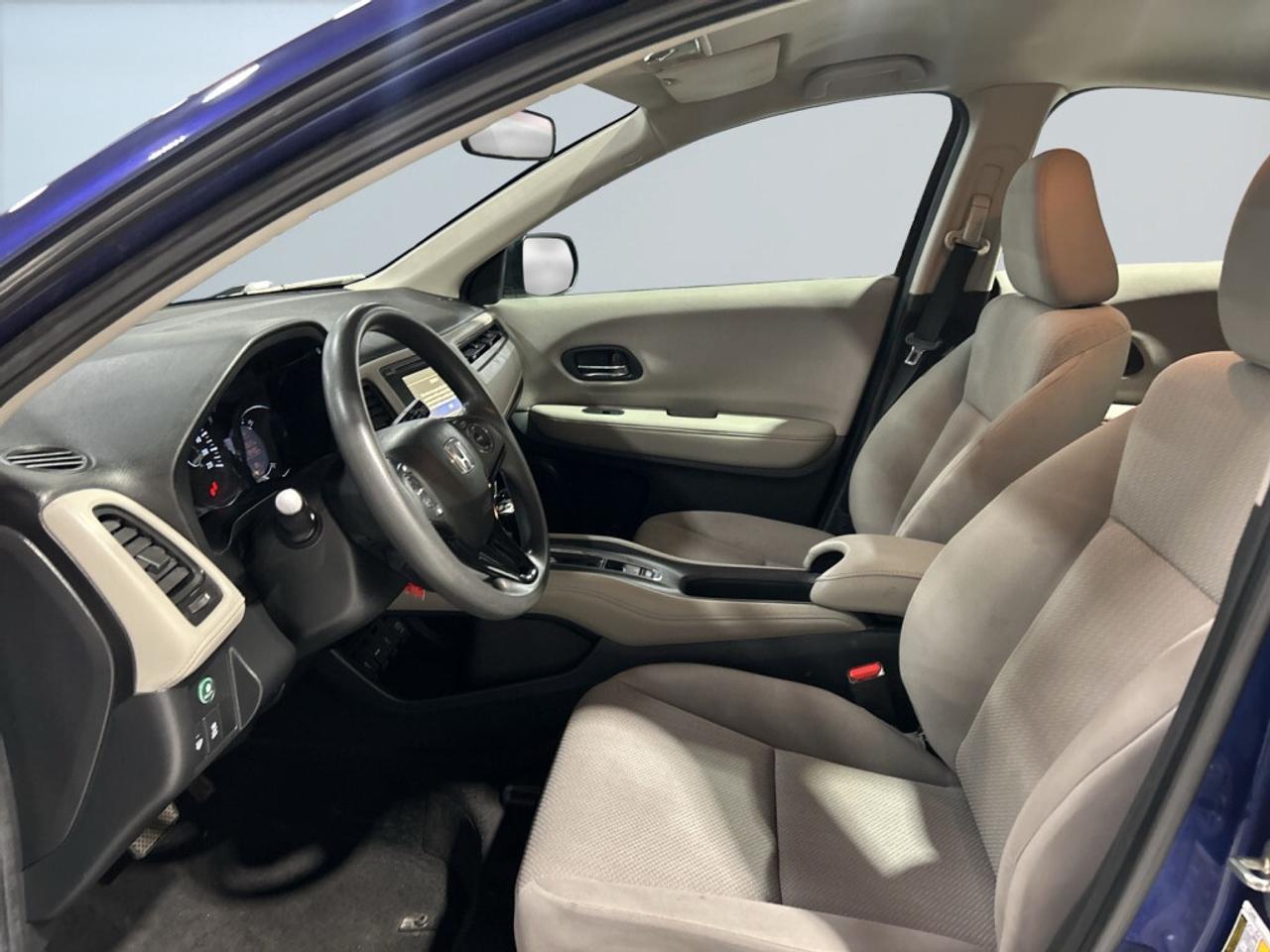 2017 Honda HR-V Sporty LX AWD   Heated Seats   Backup Cam  Warrant Photo