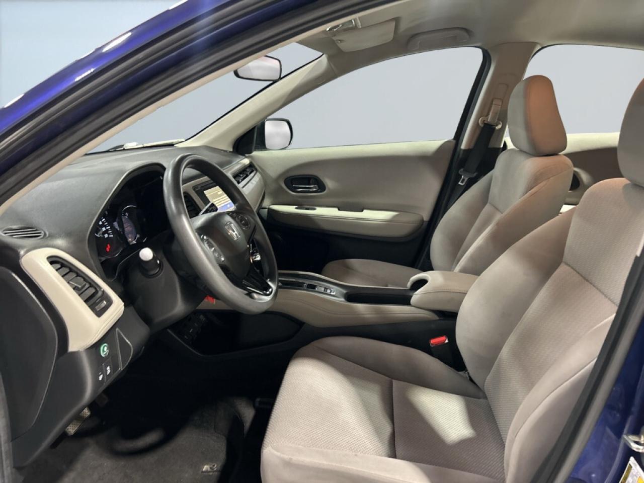 2017 Honda HR-V Sporty LX AWD   Heated Seats   Backup Cam   All Ne Photo