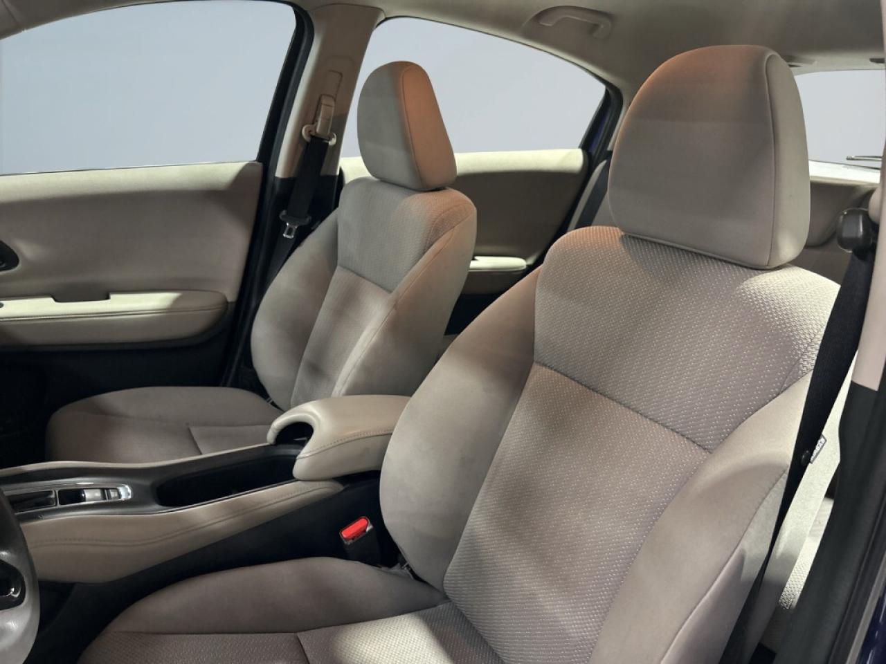 2017 Honda HR-V Sporty LX AWD   Heated Seats   Backup Cam   All Ne Photo