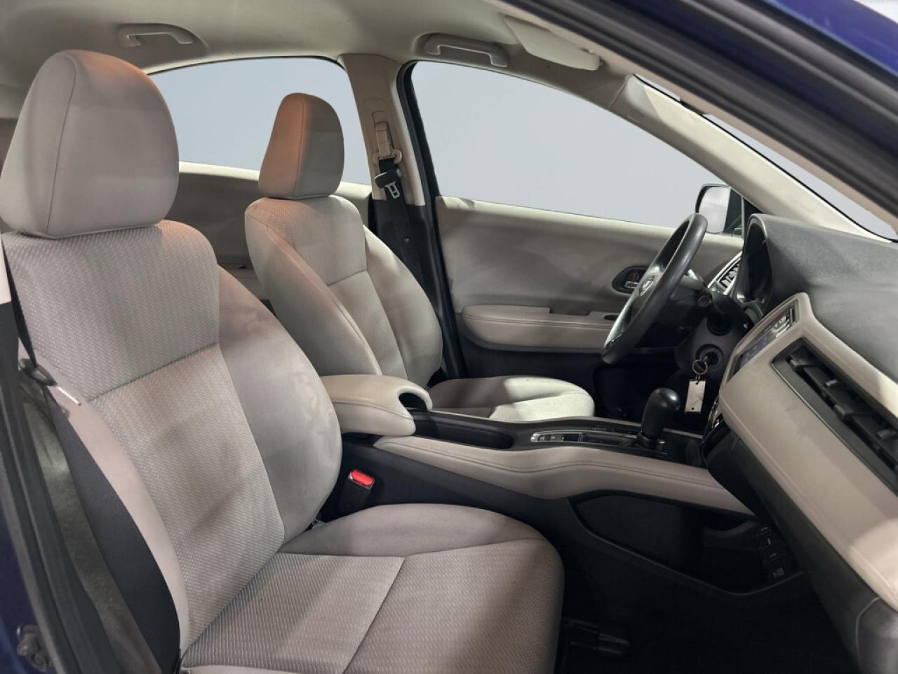 2017 Honda HR-V Sporty LX AWD   Heated Seats   Backup Cam   All Ne Photo