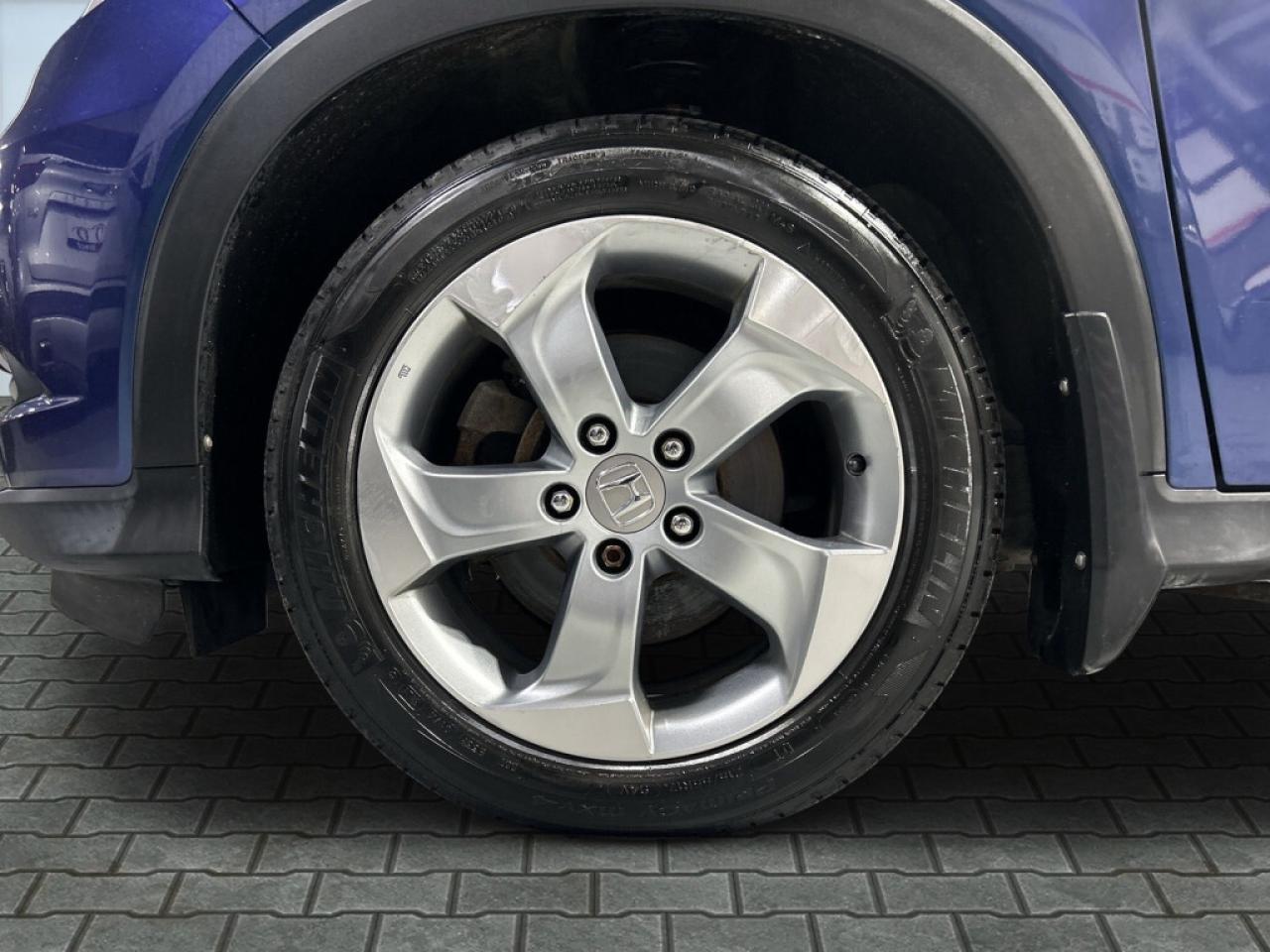 2017 Honda HR-V Sporty LX AWD   Heated Seats   Backup Cam   All Ne Photo