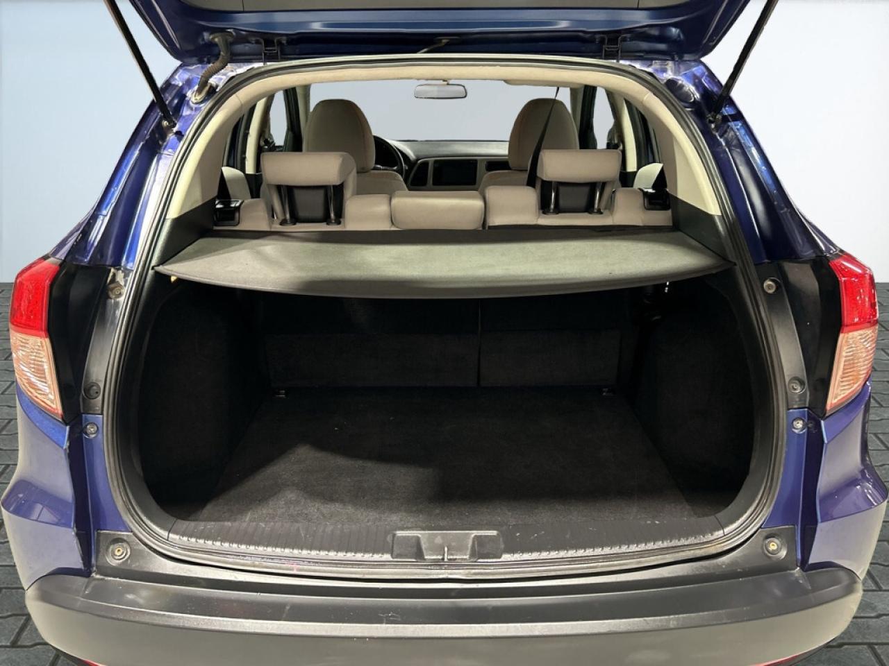 2017 Honda HR-V Sporty LX AWD   Heated Seats   Backup Cam  Warrant Photo