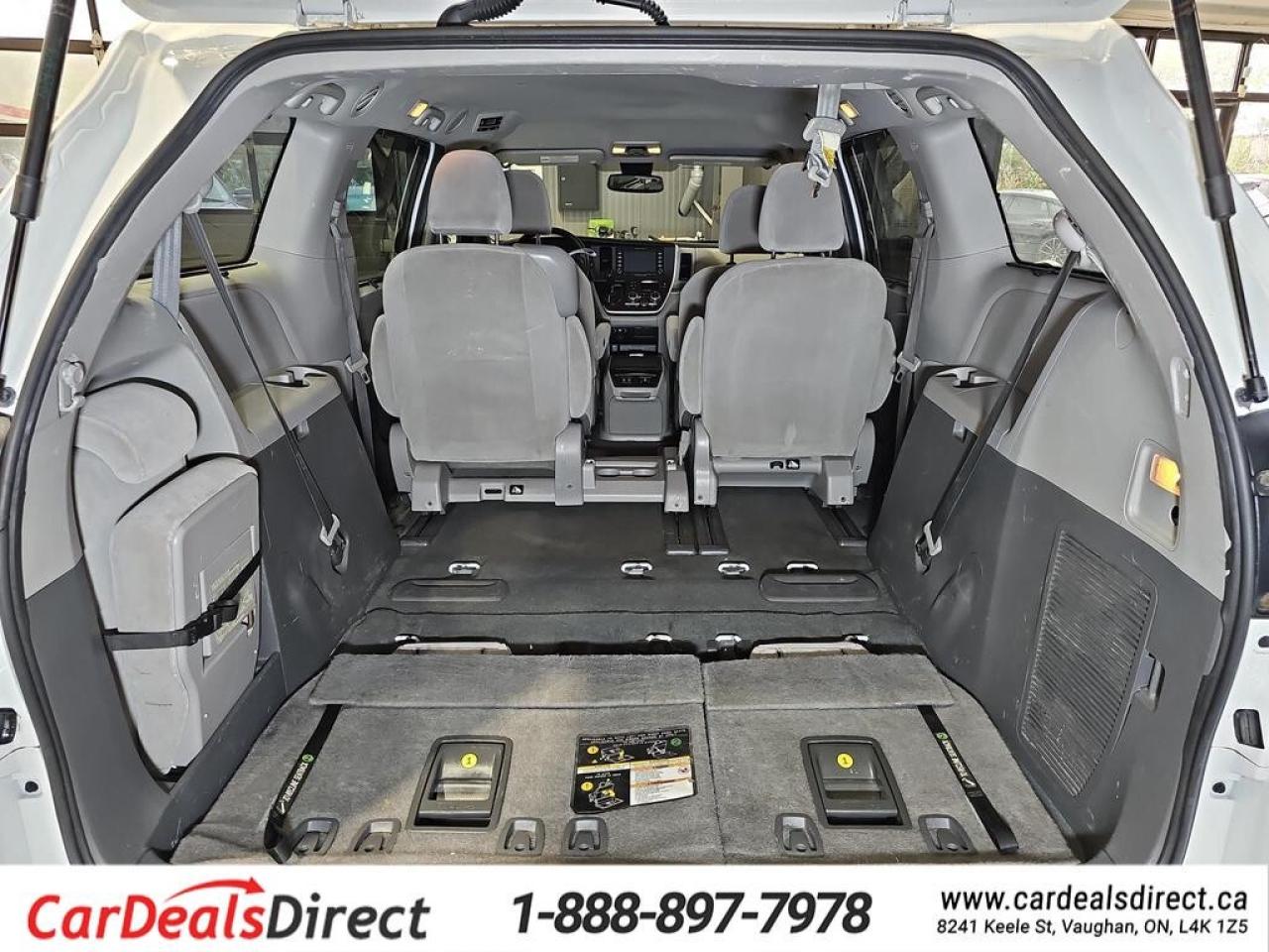 2020 Toyota Sienna LE 8-Passenger / Back Up Cam / Bluetooth / Heated Photo