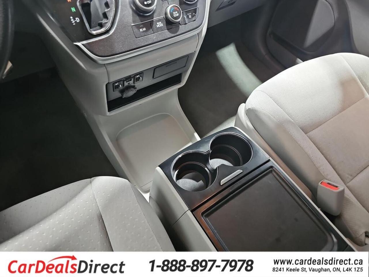 2020 Toyota Sienna LE 8-Passenger / Back Up Cam / Bluetooth / Heated Photo