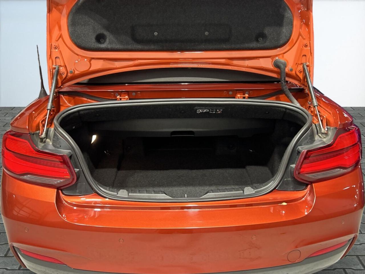 2018 BMW 2 Series M240i xDrive Cabriolet / Rare color / NAVI / Prist Photo