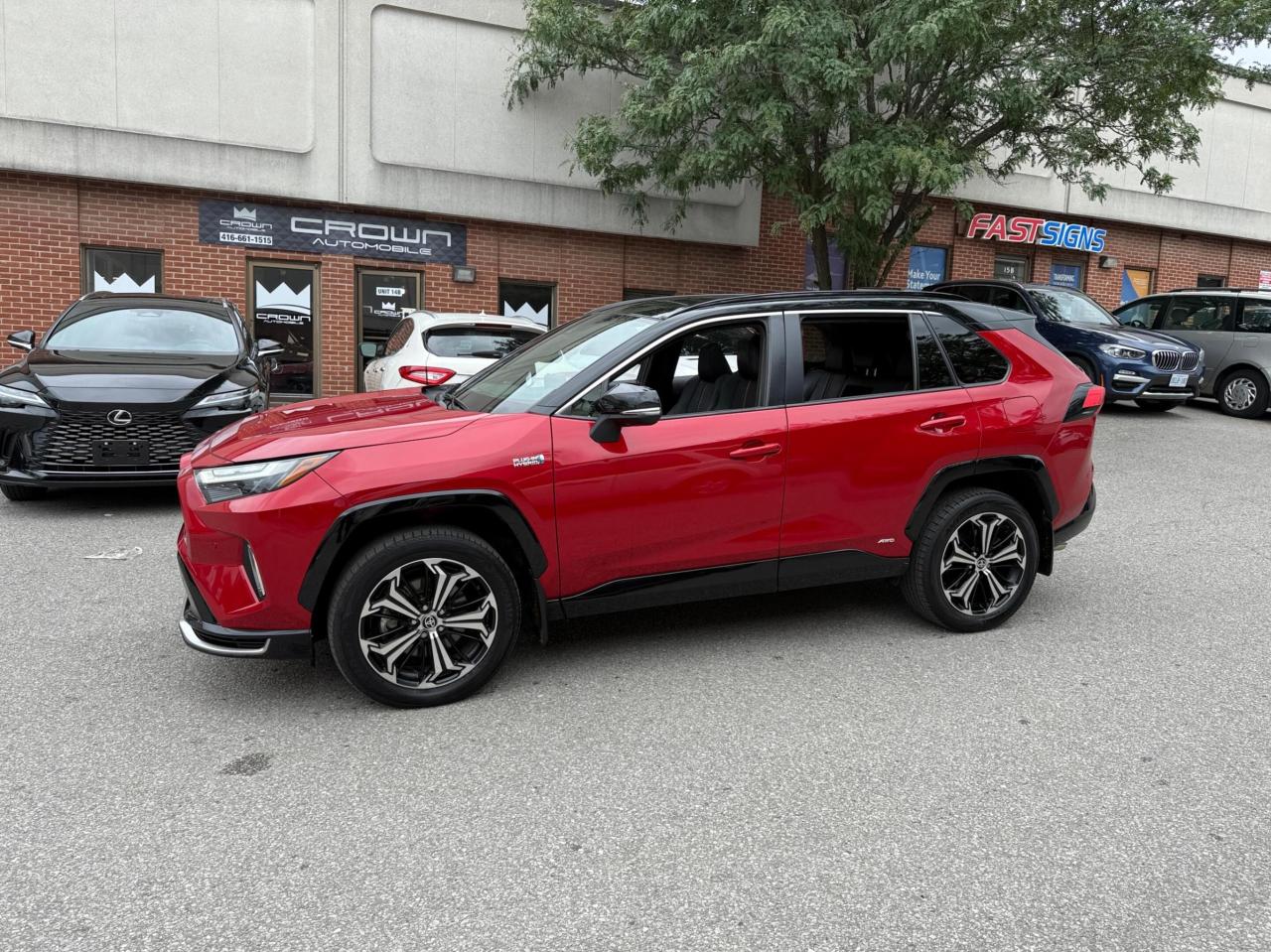 2023 Toyota RAV4 Prime XSE AWD TECH PACKAGE Photo2