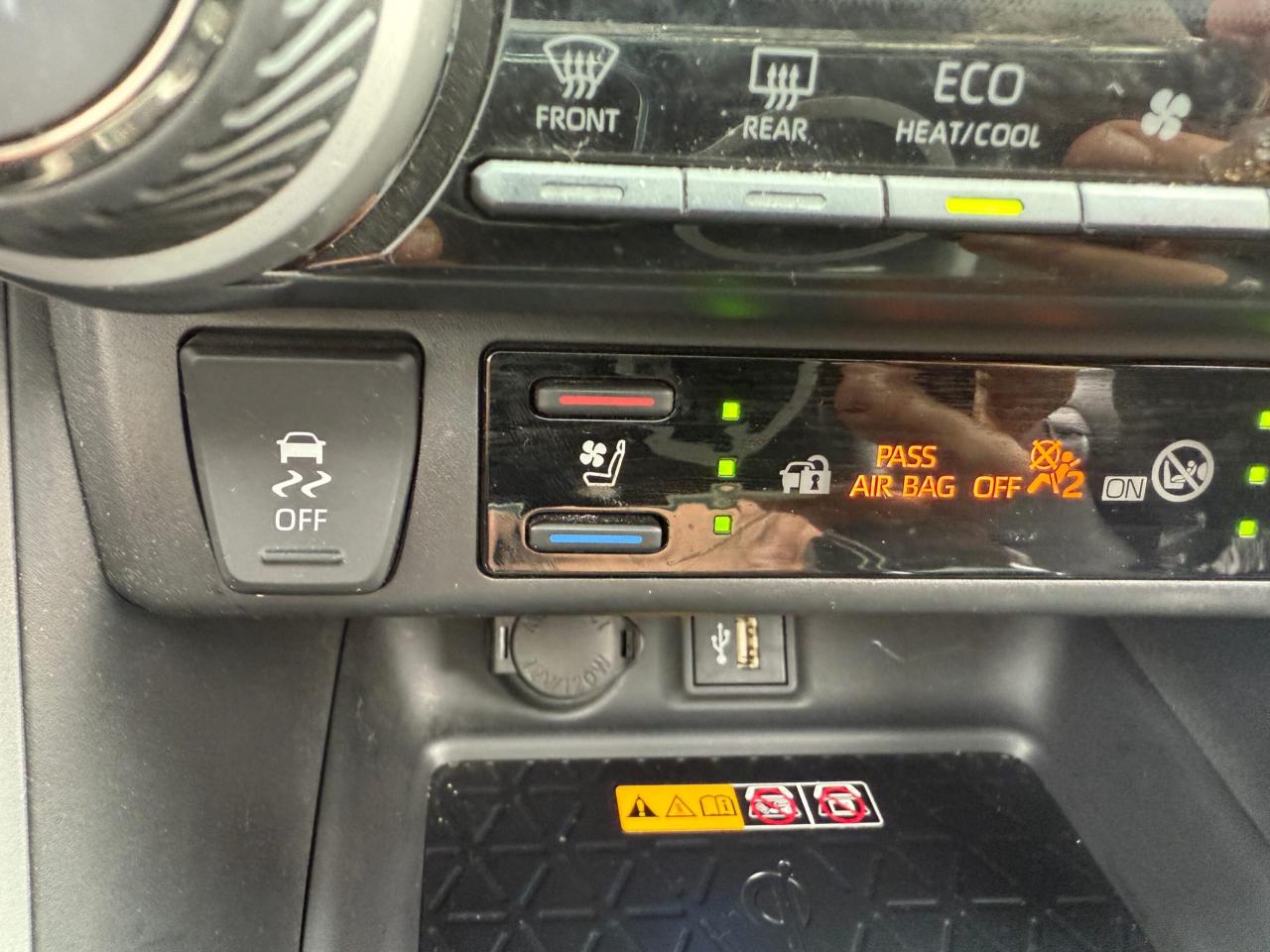 2023 Toyota RAV4 Prime XSE AWD TECH PACKAGE Photo