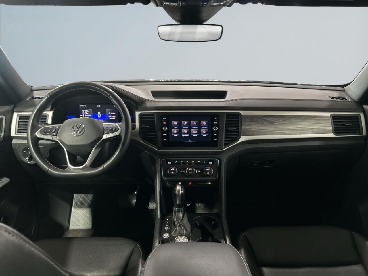 2022 Volkswagen Atlas R Line 2.0 TSI 4MOTION / Leather / Clean Carfax / Photo