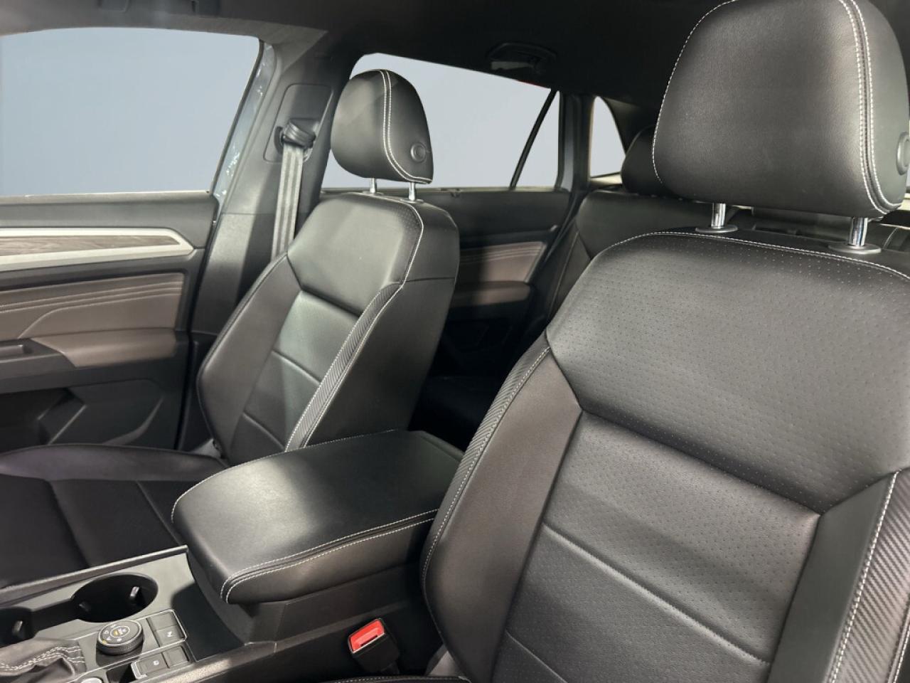 2022 Volkswagen Atlas R Line 2.0 TSI 4MOTION / Leather / Clean Carfax / Photo