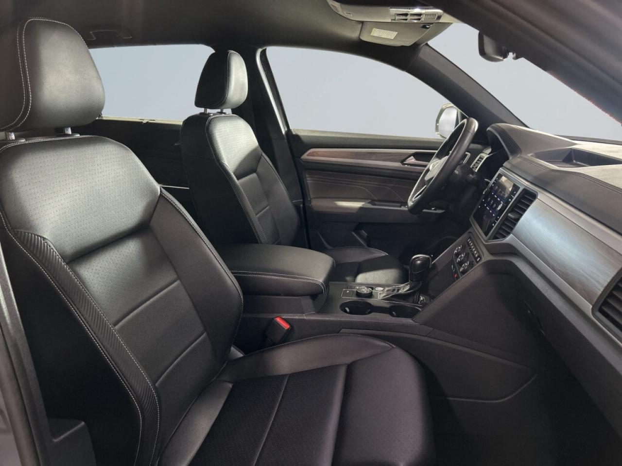 2022 Volkswagen Atlas R Line 2.0 TSI 4MOTION / Leather / Clean Carfax / Photo