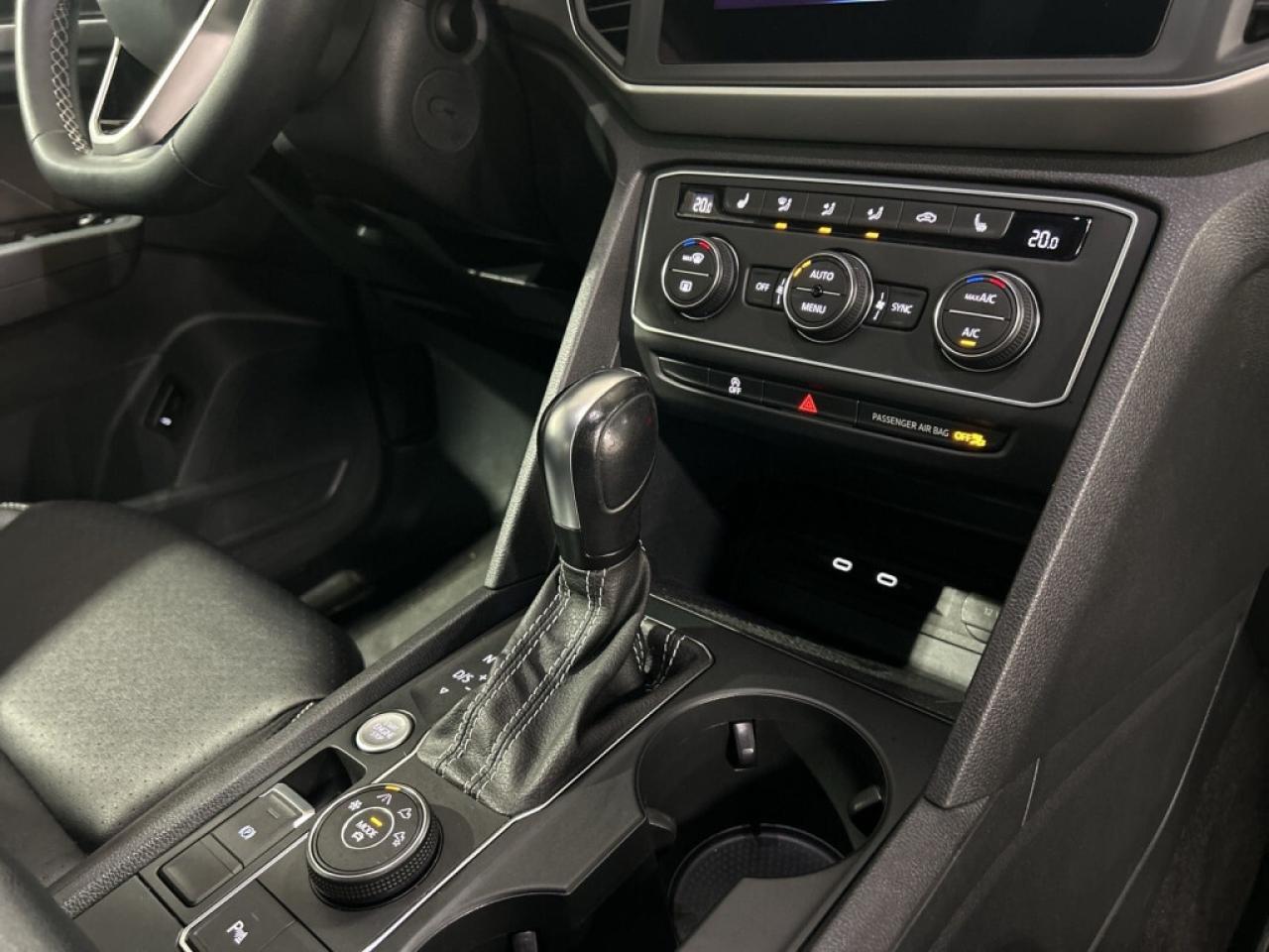 2022 Volkswagen Atlas R Line 2.0 TSI 4MOTION / Leather / Clean Carfax / Photo