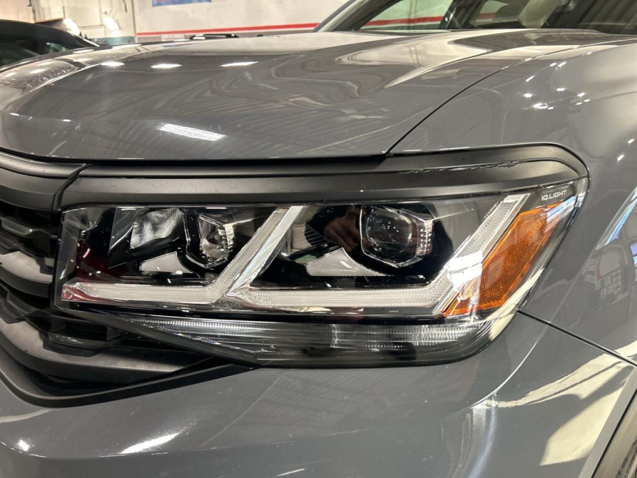 2022 Volkswagen Atlas R Line 2.0 TSI 4MOTION / Leather / Clean Carfax / Photo