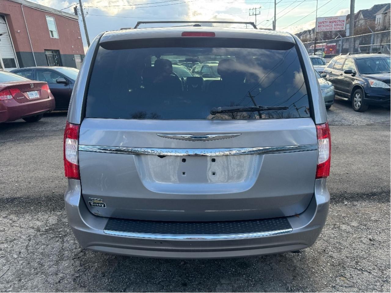 2014 Chrysler Town & Country TOURING Photo