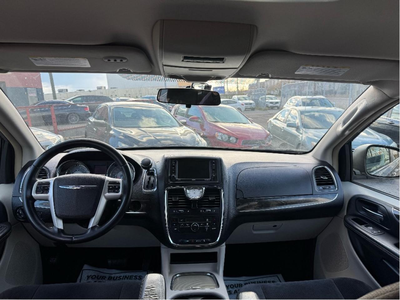 2014 Chrysler Town & Country TOURING Photo