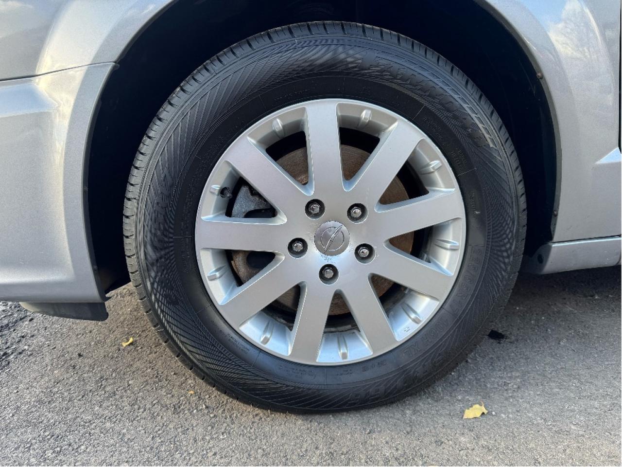 2014 Chrysler Town & Country TOURING Photo