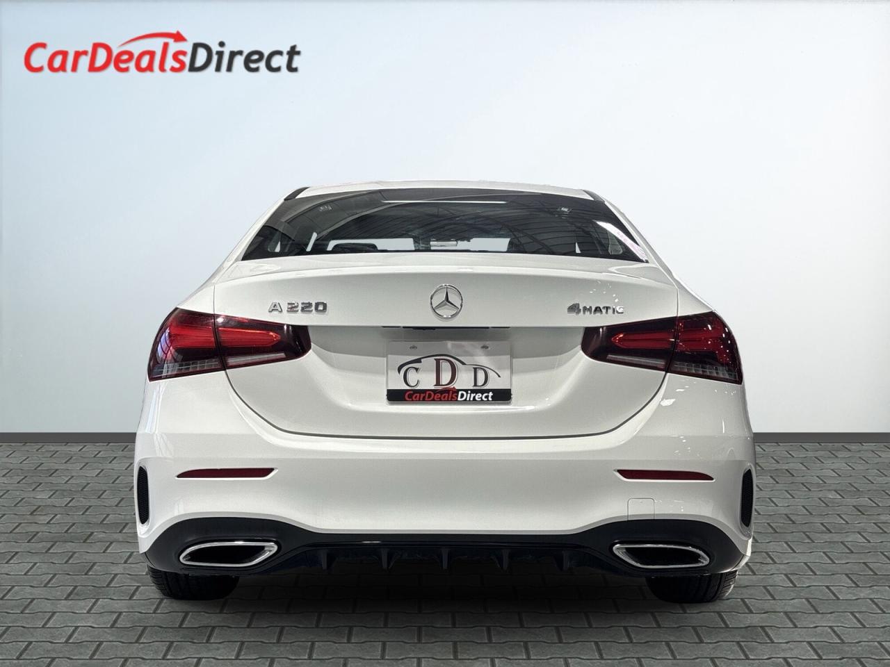 2019 Mercedes-Benz A-Class A 220 4MATIC / AMG Pkg / Leather / Sunroof / NAVI Photo