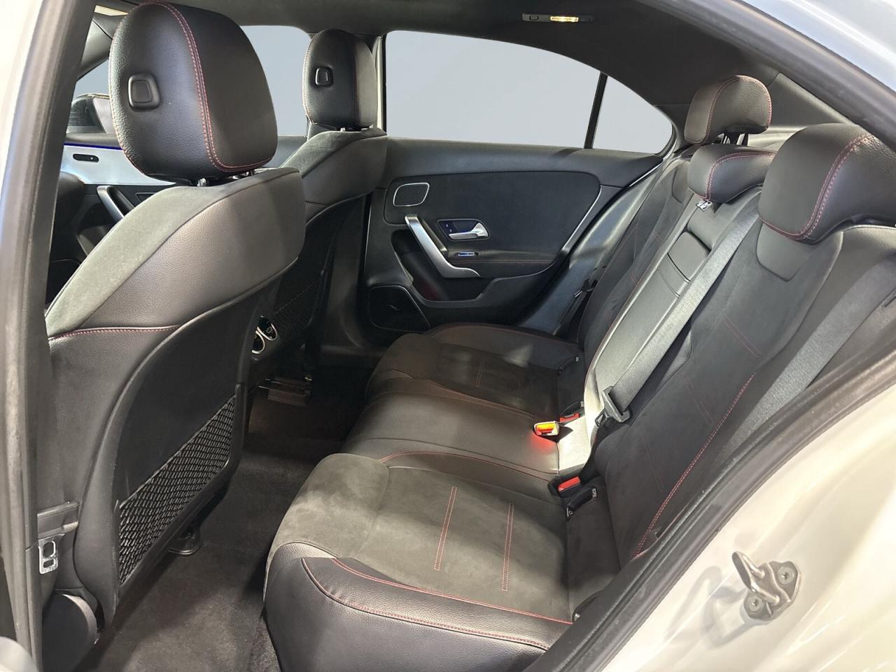 2019 Mercedes-Benz A-Class A 220 4MATIC / AMG Pkg / Leather / Sunroof / NAVI Photo