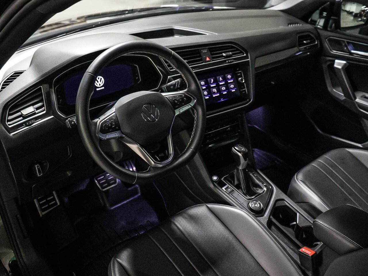 2023 Volkswagen Tiguan Comfortline R-Line Black Edition 4MOTION Photo