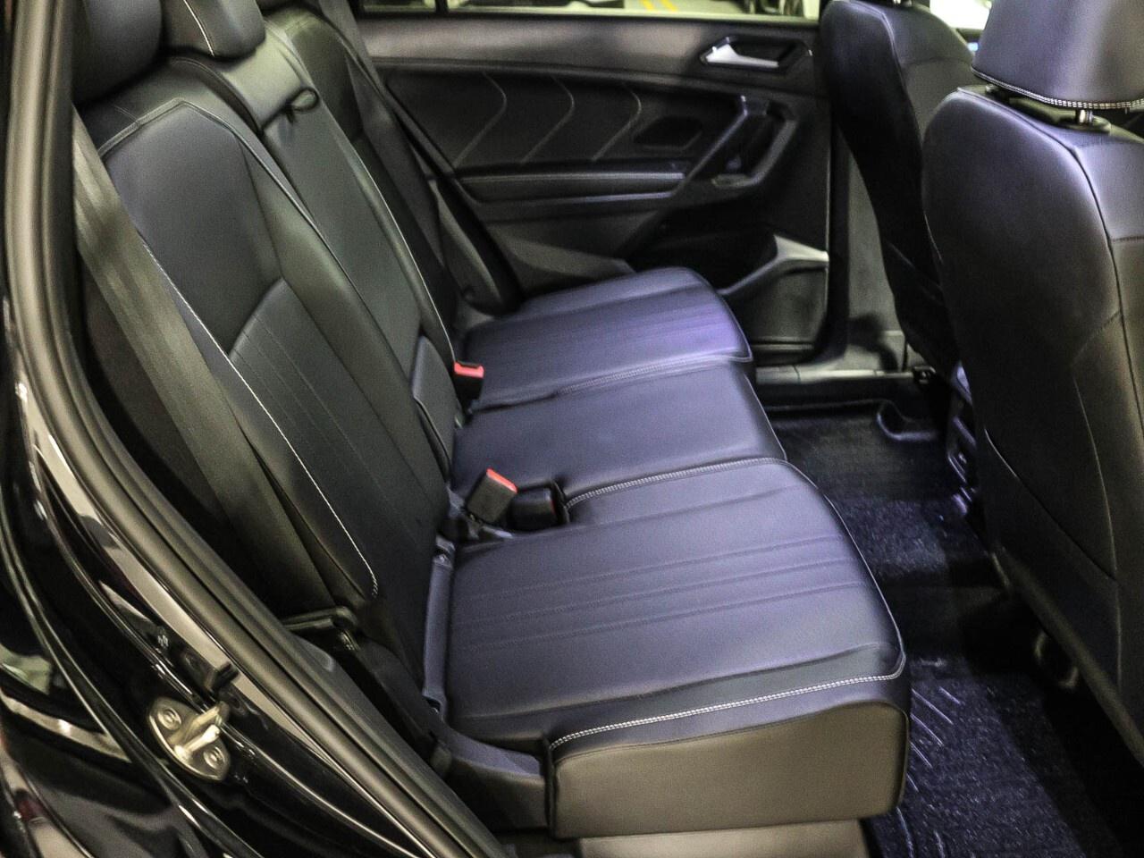 2023 Volkswagen Tiguan Comfortline R-Line Black Edition 4MOTION Photo