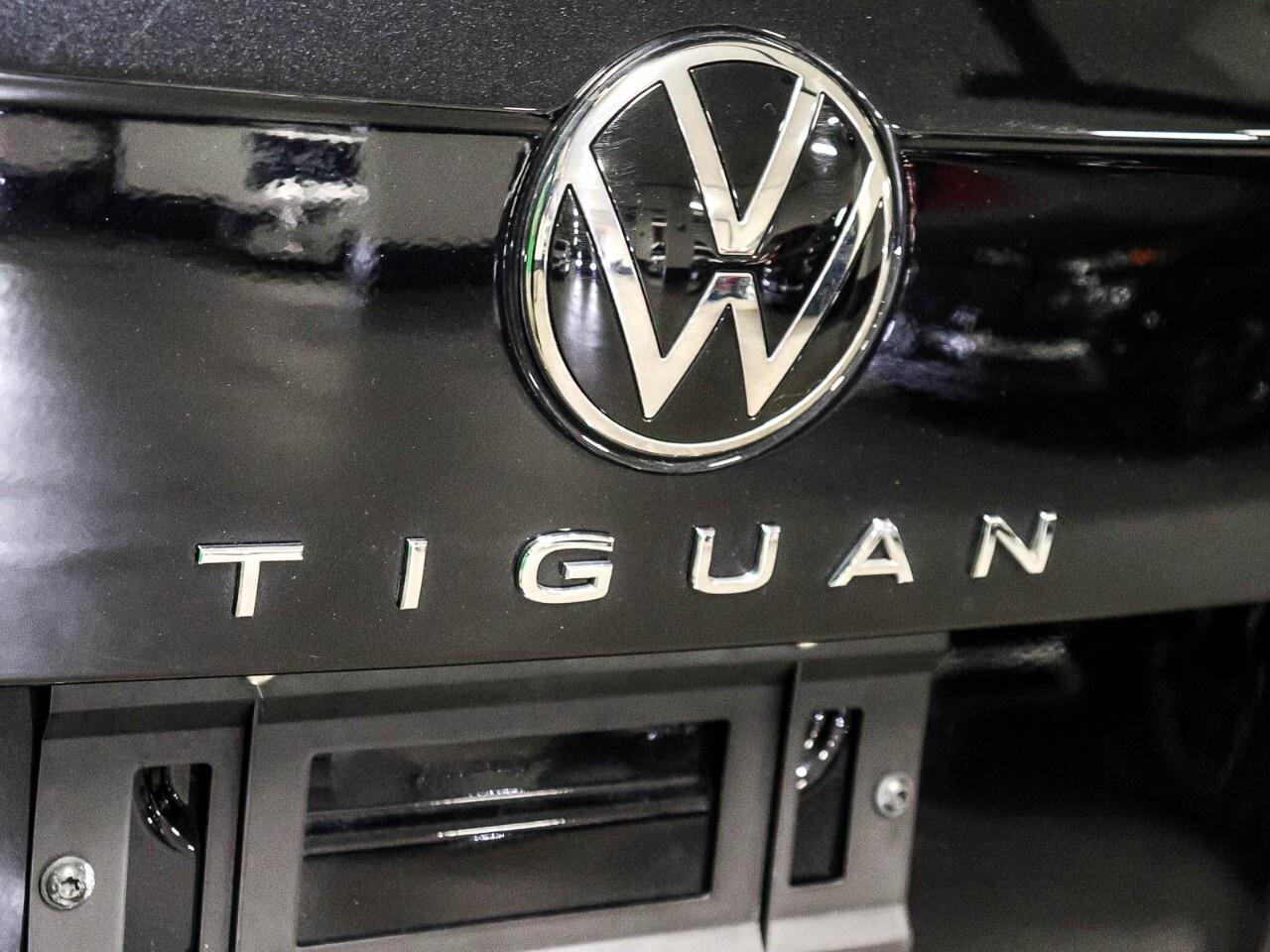 2023 Volkswagen Tiguan Comfortline R-Line Black Edition 4MOTION Photo